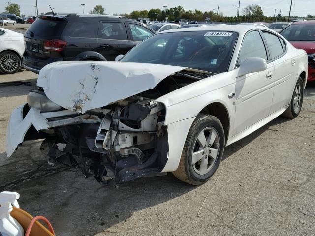 2G2WP552381107061 - 2008 PONTIAC GRAND PRIX WHITE photo 2