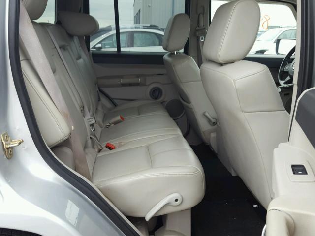 1J8HG58N36C365719 - 2006 JEEP COMMANDER SILVER photo 6