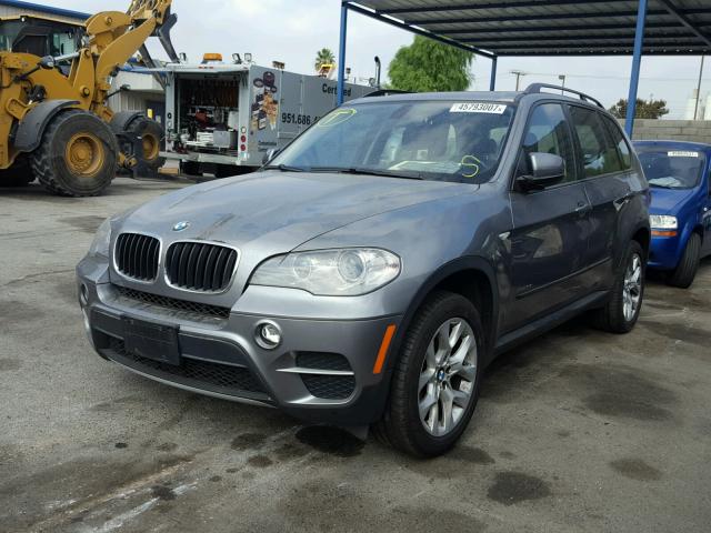 5UXZV4C5XD0E05927 - 2013 BMW X5 XDRIVE3 GRAY photo 2