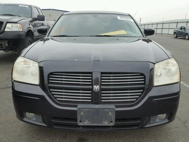 2D4FV48V95H649353 - 2005 DODGE MAGNUM SXT BLACK photo 9