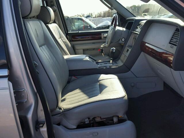 5LMFU28586LJ25483 - 2006 LINCOLN NAVIGATOR SILVER photo 5
