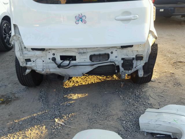 JN8AZ2KR7AT154985 - 2010 NISSAN CUBE BASE WHITE photo 9