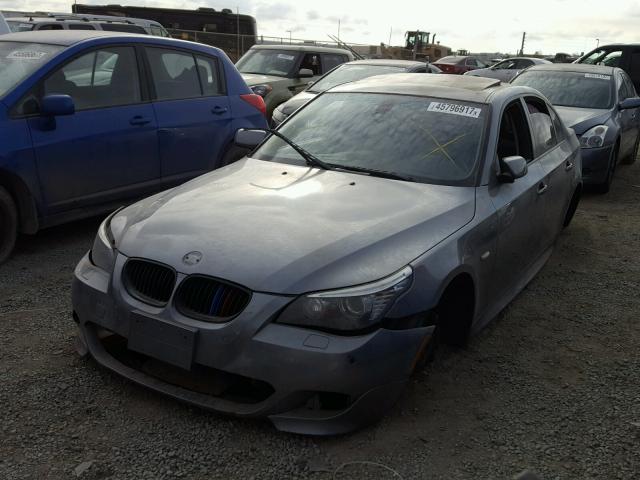 WBANW535X8CT48050 - 2008 BMW 550 I GRAY photo 2