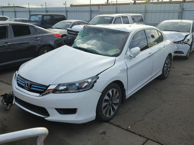 1HGCR6F52FA007822 - 2015 HONDA ACCORD HYB WHITE photo 2