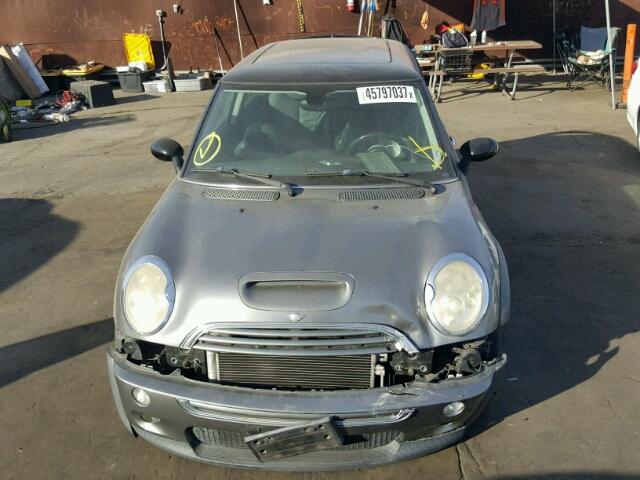 WMWRE33414TD86845 - 2004 MINI COOPER S GRAY photo 9