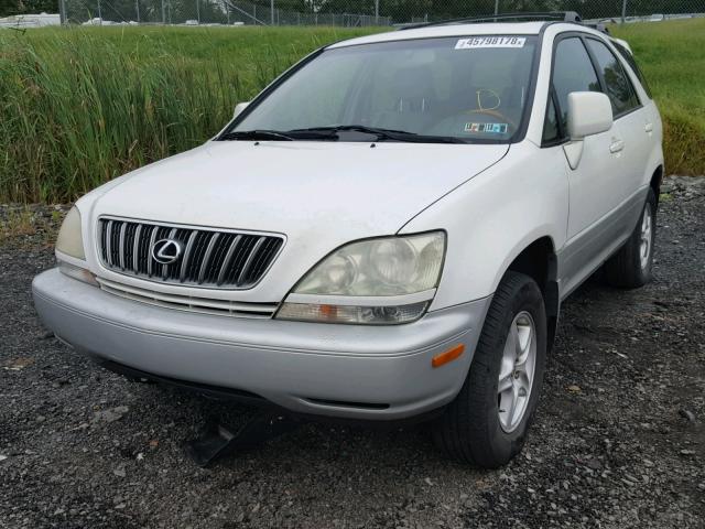 JTJHF10U610169643 - 2001 LEXUS RX 300 WHITE photo 2