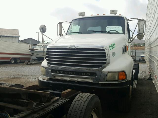 2FWJAWDX49AAG9334 - 2009 STERLING TRUCK L WHITE photo 2