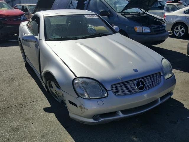 WDBKK65F81F228117 - 2001 MERCEDES-BENZ SLK 320 SILVER photo 1