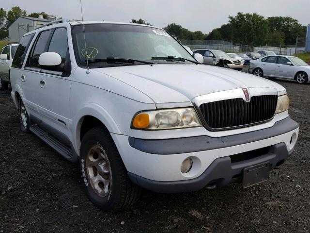 5LMPU28L3WLJ34630 - 1998 LINCOLN NAVIGATOR Ақ фото 1