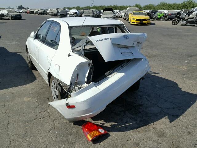 KMHCG45C15U606583 - 2005 HYUNDAI ACCENT GL WHITE photo 3