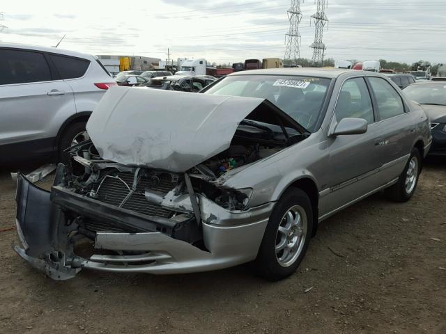 JT2BG22K010580617 - 2001 TOYOTA CAMRY GRAY photo 2