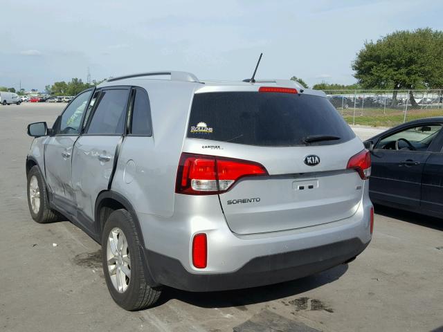 5XYKT4A68FG640180 - 2015 KIA SORENTO LX SILVER photo 3