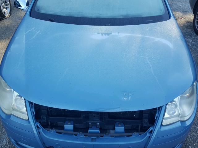 WVWDB71F97V000101 - 2007 VOLKSWAGEN EOS 3.2L S BLUE photo 7