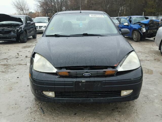 1FAFP343X2W137870 - 2002 FORD FOCUS SE BLACK photo 9