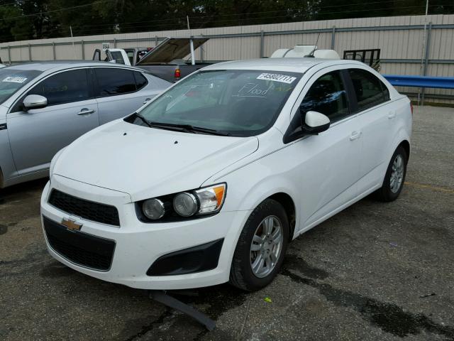 1G1JC5SH5G4117807 - 2016 CHEVROLET SONIC LT WHITE photo 2