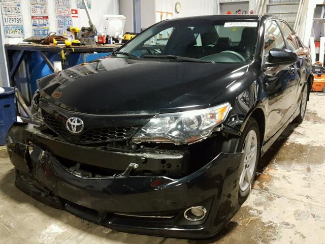 4T1BF1FK2EU809663 - 2014 TOYOTA CAMRY BLACK photo 2