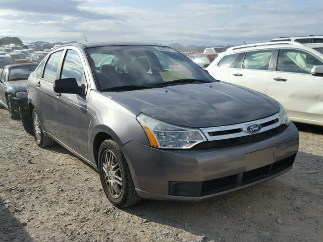 1FAHP3FN3BW141928 - 2011 FORD FOCUS SE GRAY photo 1