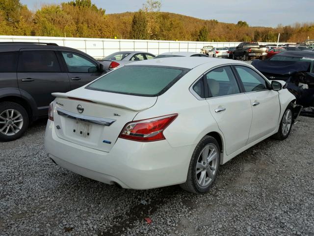 1N4AL3AP5DN443672 - 2013 NISSAN ALTIMA 2.5 WHITE photo 4