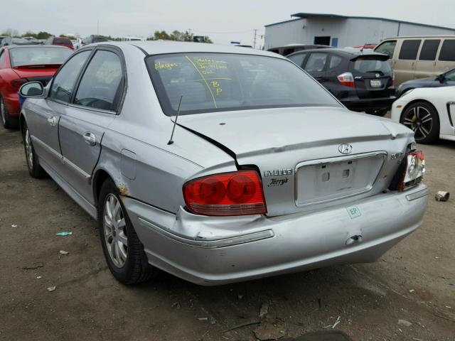 KMHWF35H54A960287 - 2004 HYUNDAI SONATA GLS SILVER photo 3