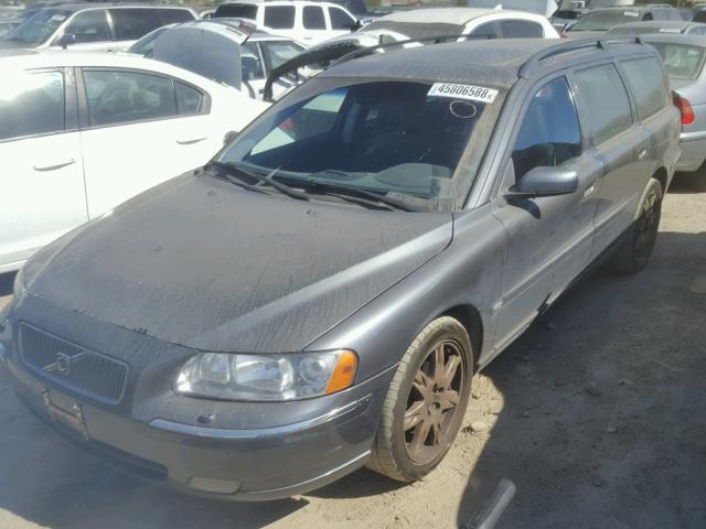 YV1SW592452480445 - 2005 VOLVO V70 FWD GRAY photo 2