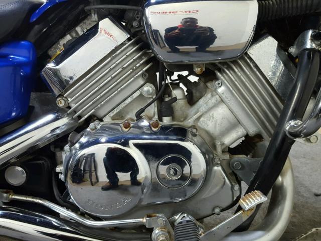 JH2RC43053M900155 - 2003 HONDA VF750 C BLUE photo 12