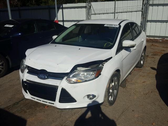 1FAHP3H25CL287558 - 2012 FORD FOCUS SEL WHITE photo 2