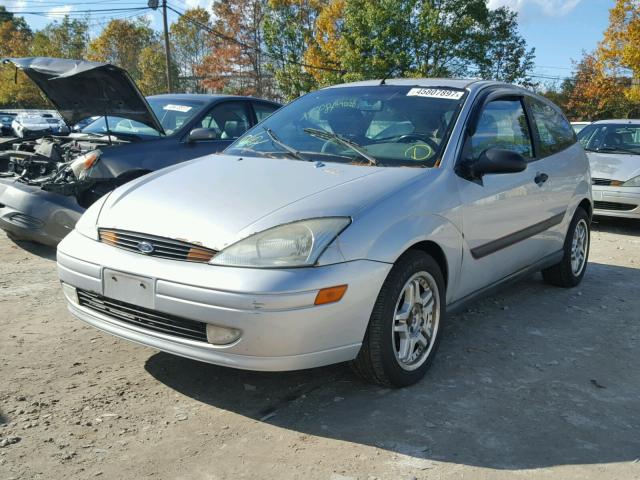 3FAFP31382R222827 - 2002 FORD FOCUS GRAY photo 2