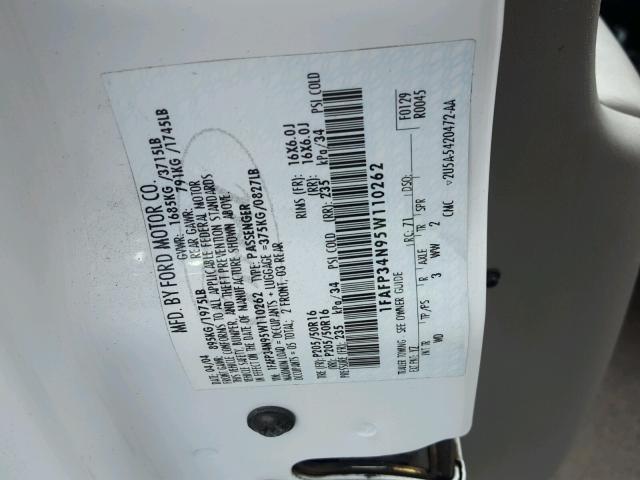 1FAFP34N95W110262 - 2005 FORD FOCUS ZX4 WHITE photo 10