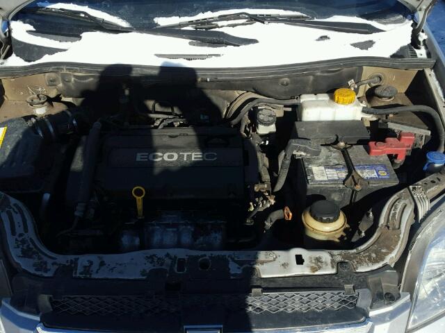 KL1TV55E49B349588 - 2009 CHEVROLET AVEO LS SILVER photo 7