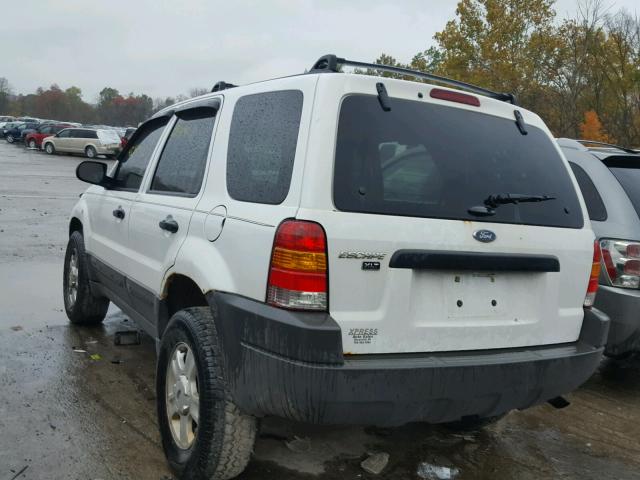 1FMYU03184DA06022 - 2004 FORD ESCAPE XLT SILVER photo 3