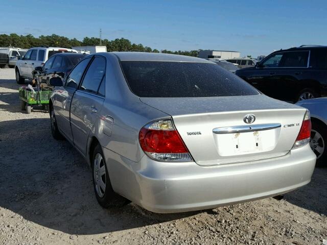 4T1BE32K05U033795 - 2005 TOYOTA CAMRY LE SILVER photo 3