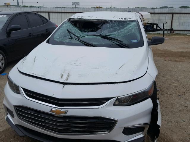 1G1ZB5ST2GF300645 - 2016 CHEVROLET MALIBU LS თეთრი ფოტო 9