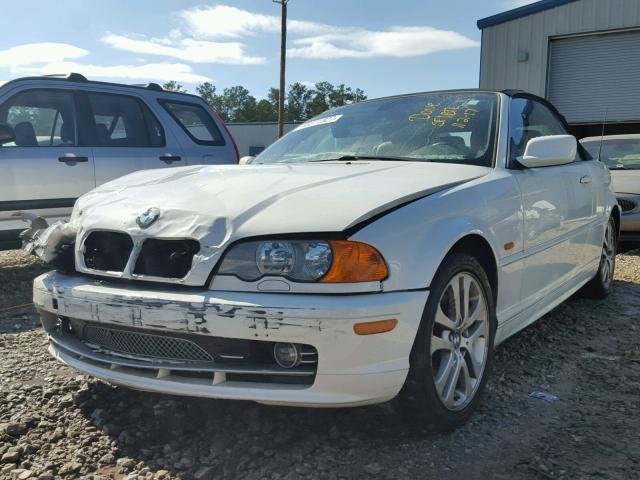 WBABS53431JU87296 - 2001 BMW 330 CI WHITE photo 2