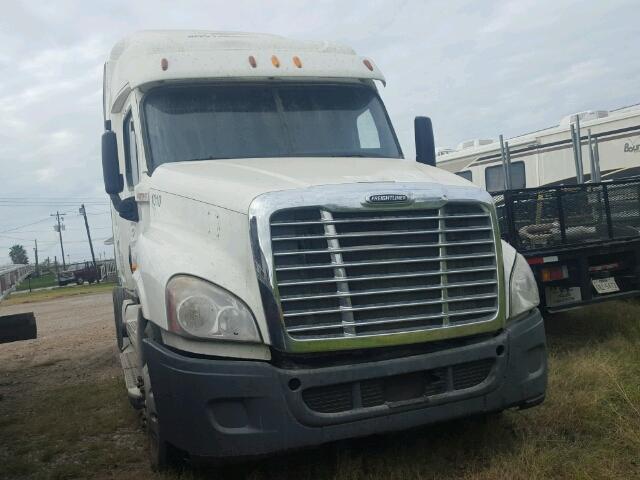 1FUJGLDR6CSBF5016 - 2012 FREIGHTLINER CASCADIA 1 WHITE photo 1