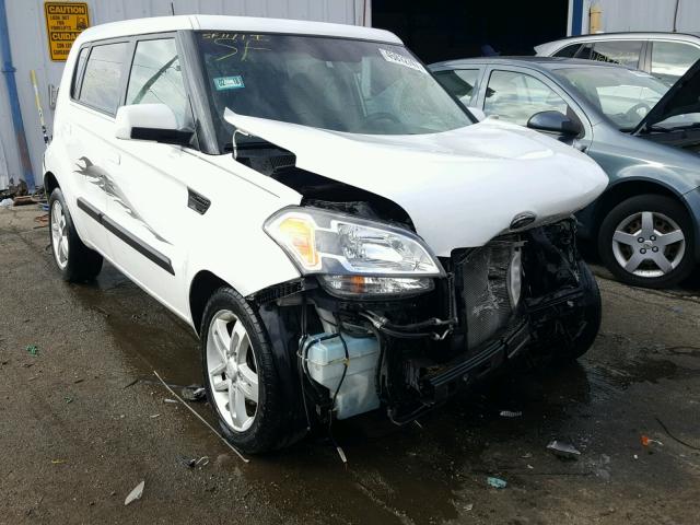 KNDJT2A21A7039163 - 2010 KIA SOUL WHITE photo 1