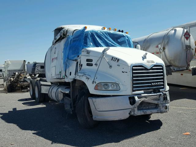 1M1AW09Y4BM015379 - 2011 MACK 600 CXU600 WHITE photo 1