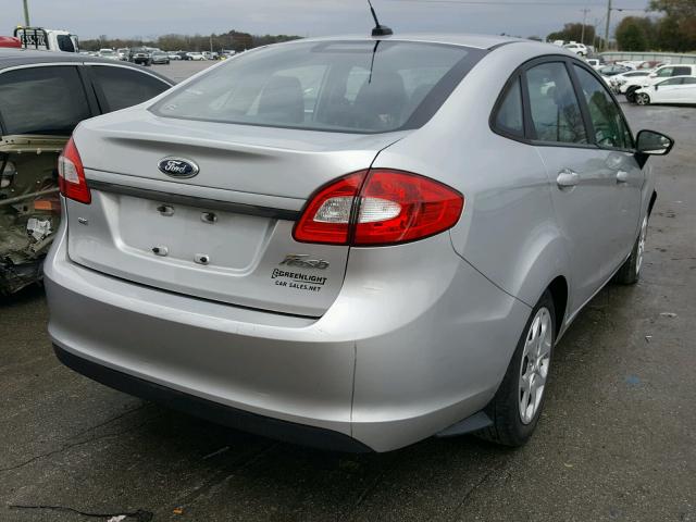 3FADP4BJ8DM153258 - 2013 FORD FIESTA SE SILVER photo 4