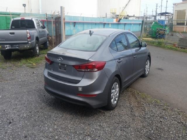 KMHD74LFXHU099401 - 2017 HYUNDAI ELANTRA GRAY photo 4