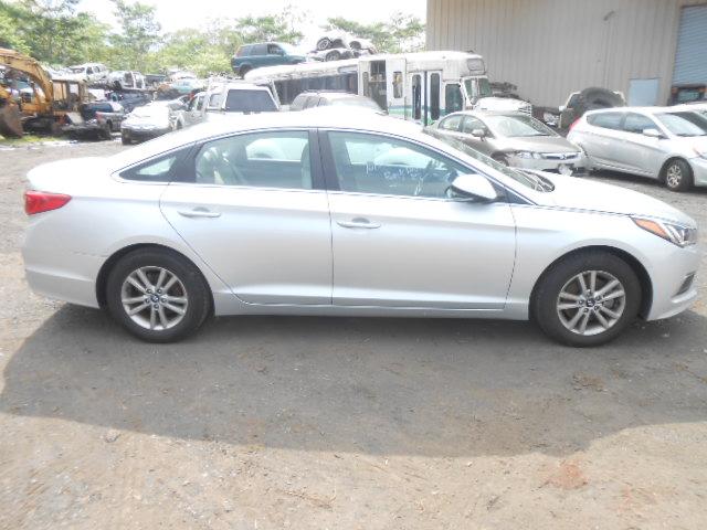 5NPE24AF5HH483333 - 2017 HYUNDAI SONATA SILVER photo 9