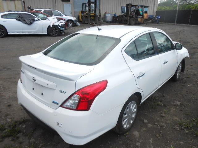 3N1CN7AP6GL822921 - 2016 NISSAN VERSA WHITE photo 4