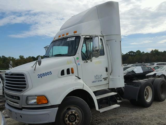 2FWJA3CV08AAC3707 - 2008 STERLING TRUCK AT 9500 WHITE photo 2