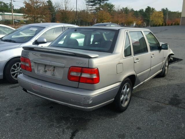 YV1LS5542W1441593 - 1998 VOLVO S70 SILVER photo 4