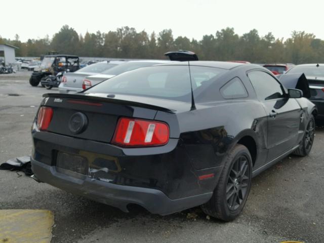 1ZVBP8AM6C5244583 - 2012 FORD MUSTANG BLACK photo 4