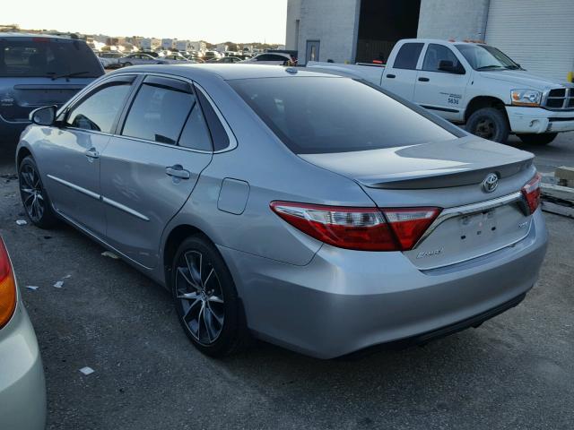 4T1BF1FK5GU151193 - 2016 TOYOTA CAMRY SILVER photo 3