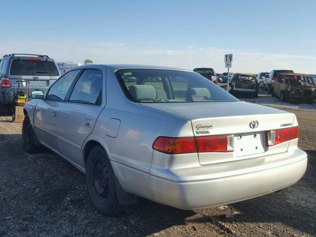 4T1BG22K5YU666530 - 2000 TOYOTA CAMRY CE SILVER photo 3