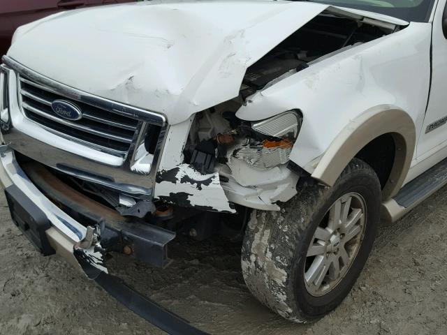 1FMEU74EX6UA32511 - 2006 FORD EXPLORER E WHITE photo 9