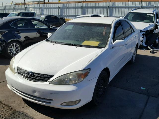 JTDBE32K130167174 - 2003 TOYOTA CAMRY LE WHITE photo 2