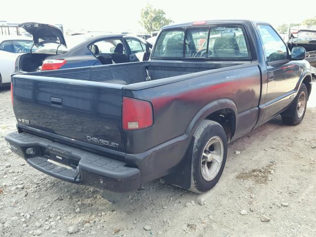 1GCCS1444WK177027 - 1998 CHEVROLET S TRUCK S1 BLACK photo 4