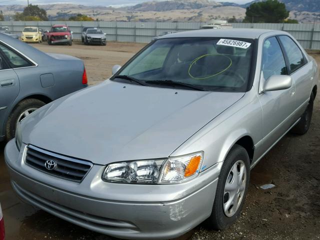 4T1BG22K21U838924 - 2001 TOYOTA CAMRY CE SILVER photo 2