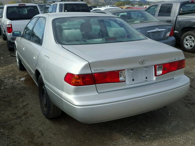 4T1BG22K21U838924 - 2001 TOYOTA CAMRY CE SILVER photo 3